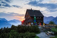 AUST0006.jpg AUST0006.jpg