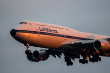 Lufthansa Retro.jpg