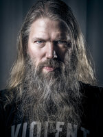 2016-01-21_AmonAmarth_AVolkmer-39_bearbeitet_klein.jpg
