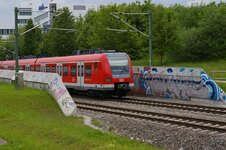 SBahn Tunneleinfahrt.JPG