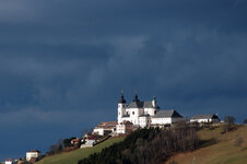 DX 080 155 07-01-07 Sonntagberg Basilika blauer Wolkenimmel.jpg