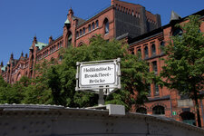 Hamburg-Speicherstadt.jpg