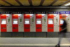 Ostbahnhof nachts 1.JPG