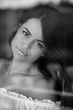 jasmina_homeshooting_white_black_natural_light_beauty-35_1.jpg